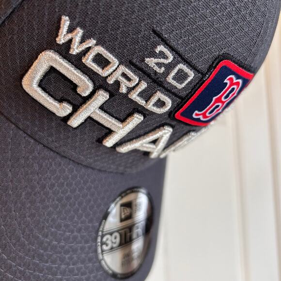 MLB Boston Redsox 2018 World Series Champs New Era Locker Room Hat - Picture 4 of 13
